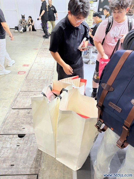 粉丝收货颇丰,简工博摄