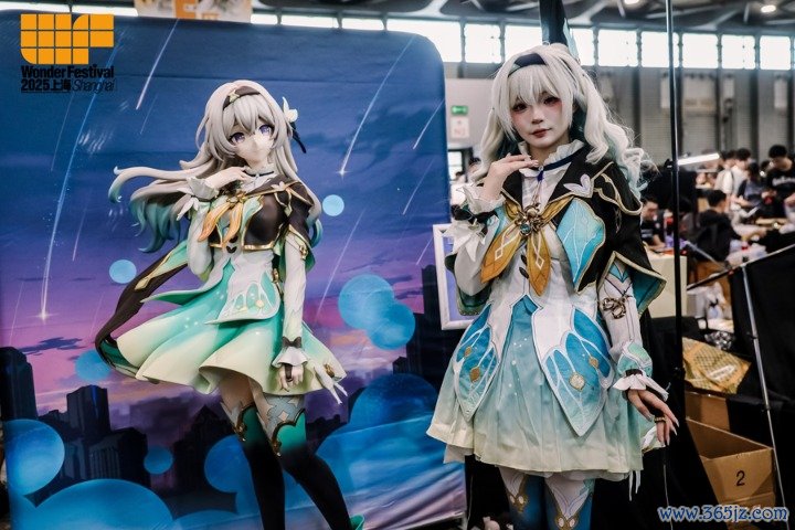 展会现场的coser,主持方提供